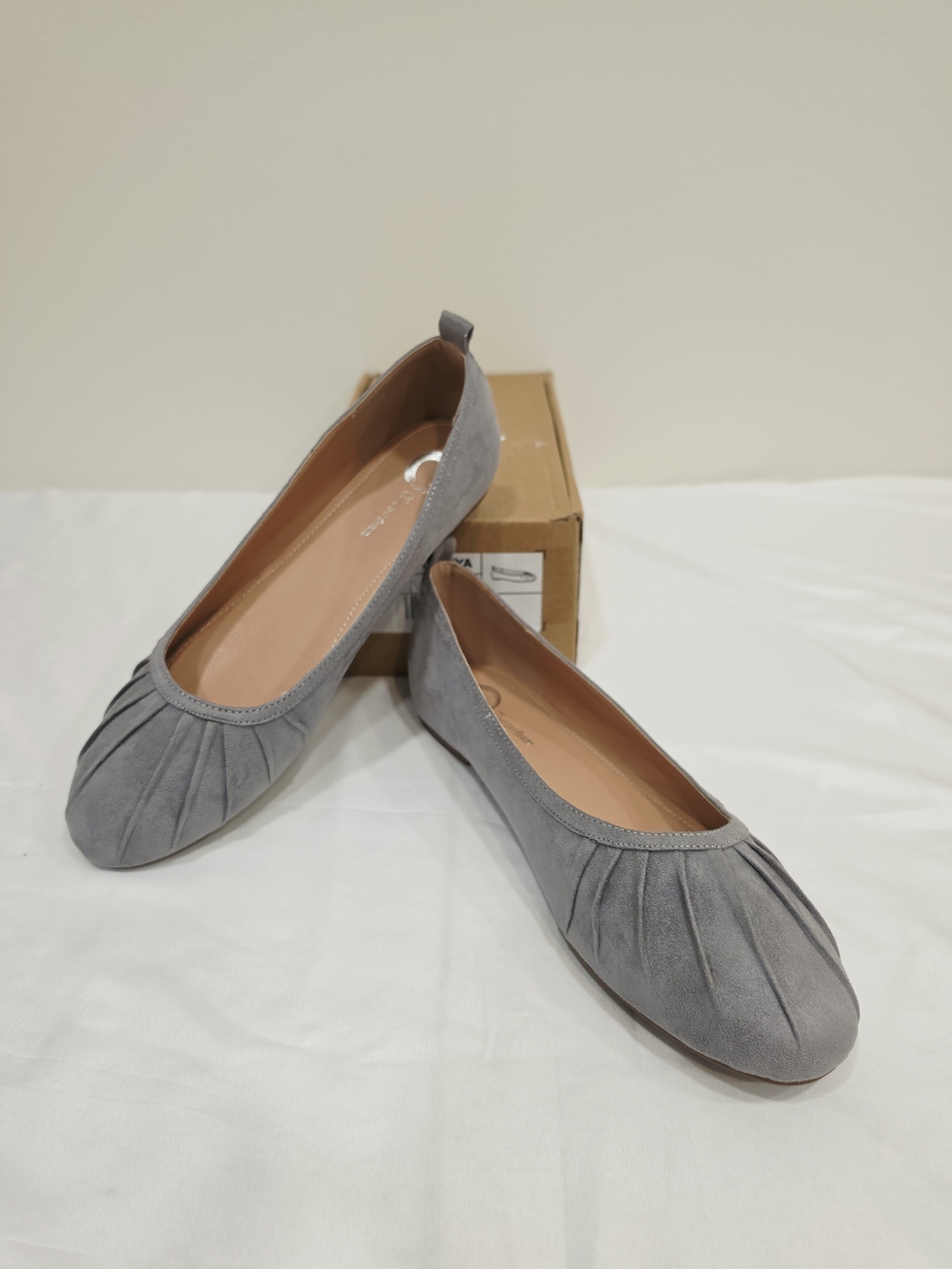 Journee Collection Tannya Grey Pleated Round-Toe Ballet Flats